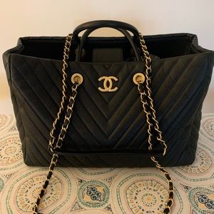 ♥️SOLD♥️Chanel Large shopping tote